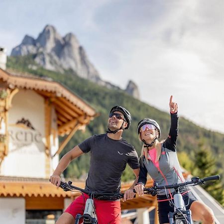 Rene Dolomites Boutique Hotel 博萨迪法萨 外观 照片