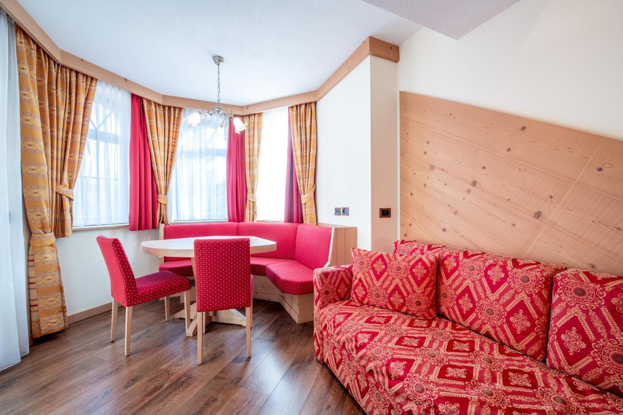 Rene Dolomites Boutique Hotel 博萨迪法萨 客房 照片